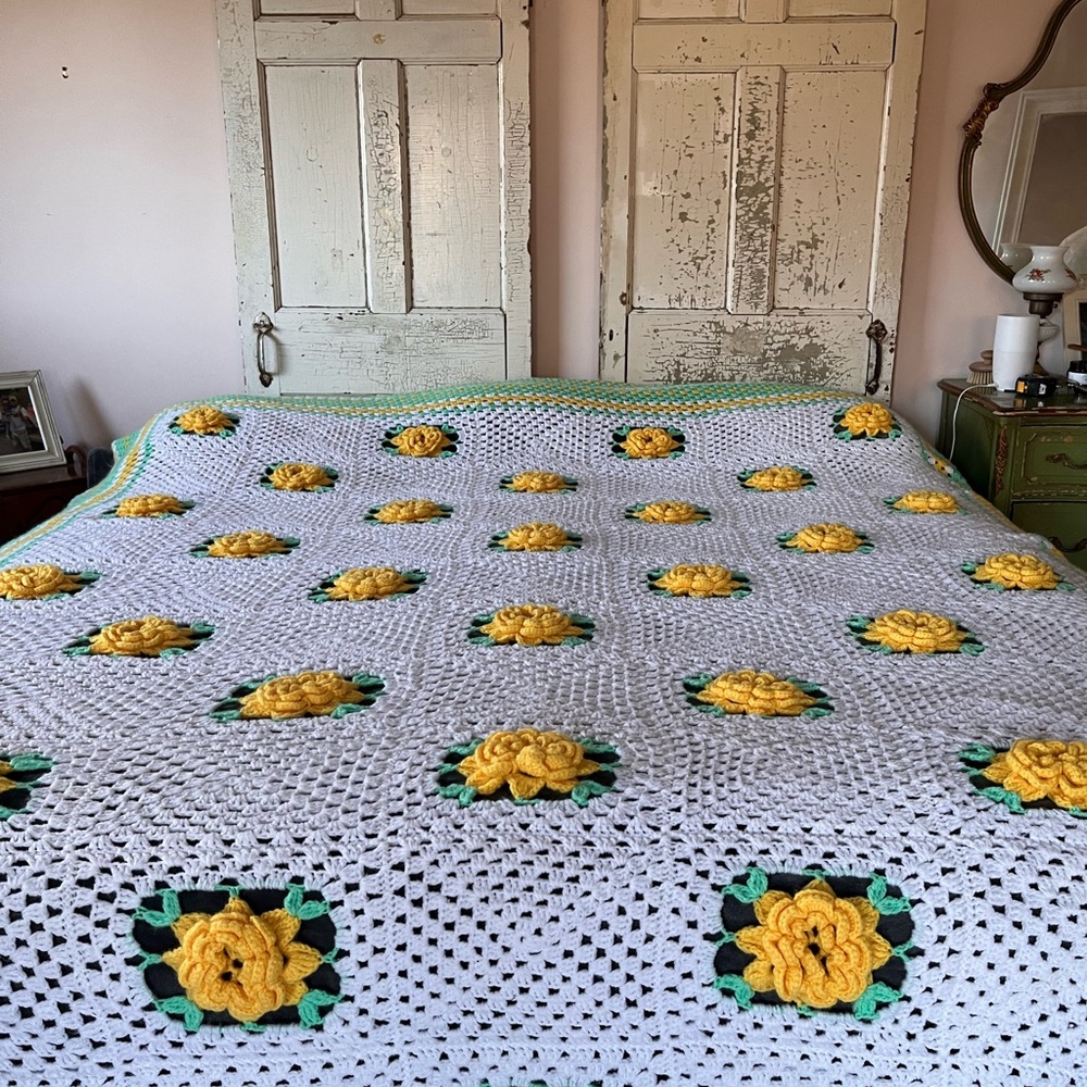 Vintage Handmade Floral Crochet Blanket - White, Yellow and Green